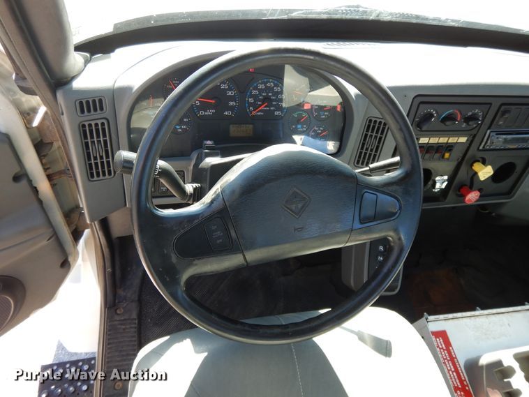 image for item GH9002 2005 International 4300 bucket truck