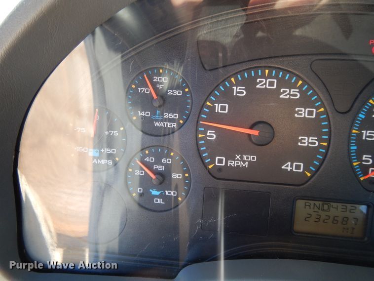 image for item GH9002 2005 International 4300 bucket truck