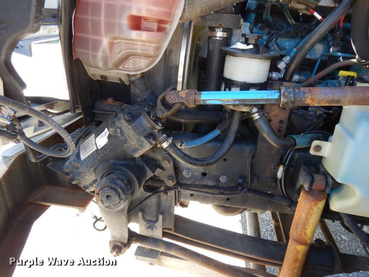 image for item GH9002 2005 International 4300 bucket truck