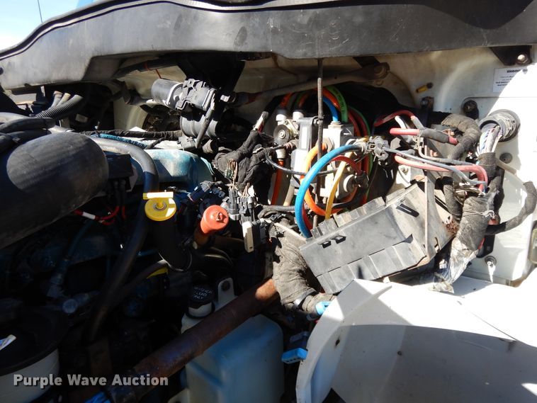 image for item GH9002 2005 International 4300 bucket truck