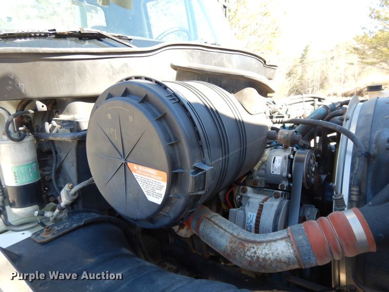 image for item GH9002 2005 International 4300 bucket truck