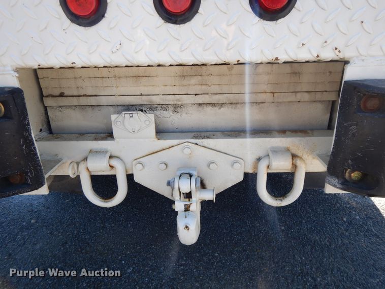 image for item GH9002 2005 International 4300 bucket truck