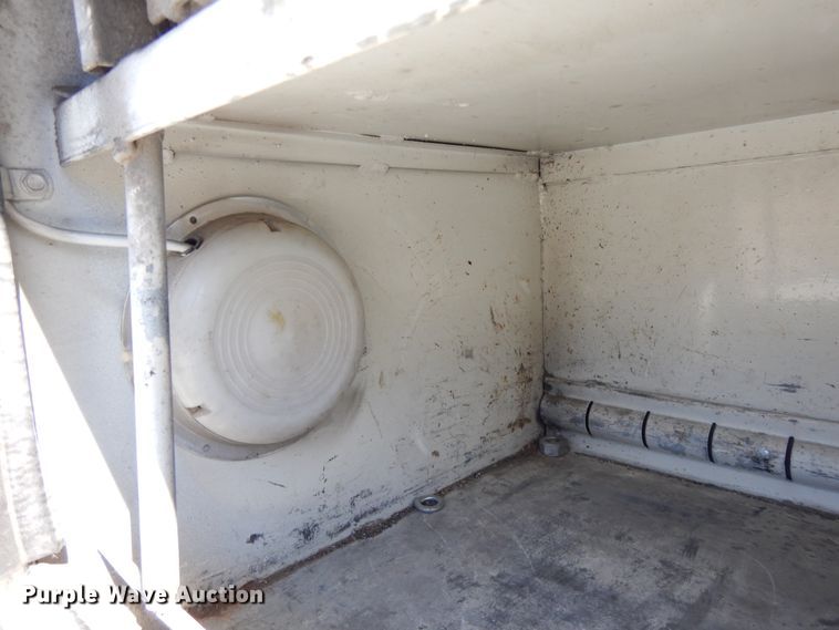 image for item GH9002 2005 International 4300 bucket truck