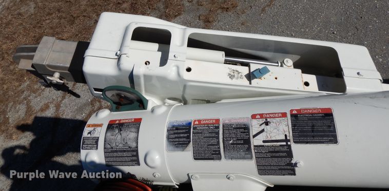 image for item GH9002 2005 International 4300 bucket truck