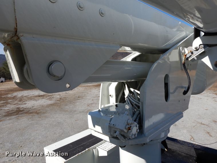 image for item GH9002 2005 International 4300 bucket truck