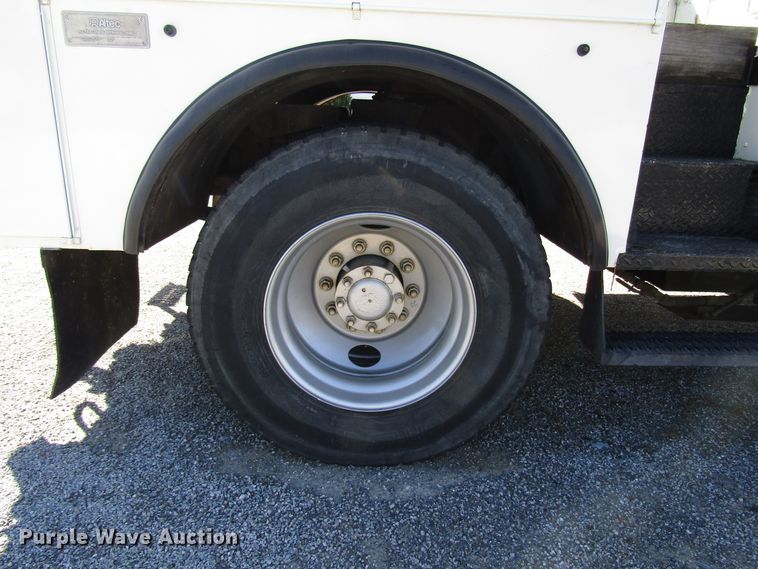 image for item GH9002 2005 International 4300 bucket truck