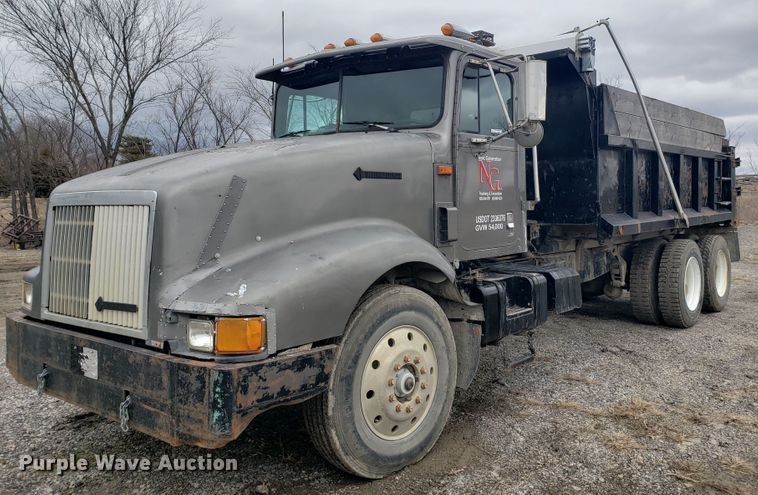 image for item GO9967 1994 International 9400 dump truck