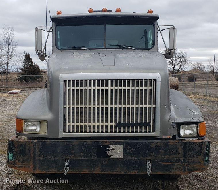 image for item GO9967 1994 International 9400 dump truck