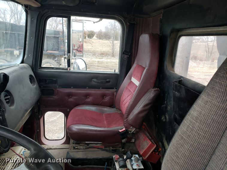 image for item GO9967 1994 International 9400 dump truck