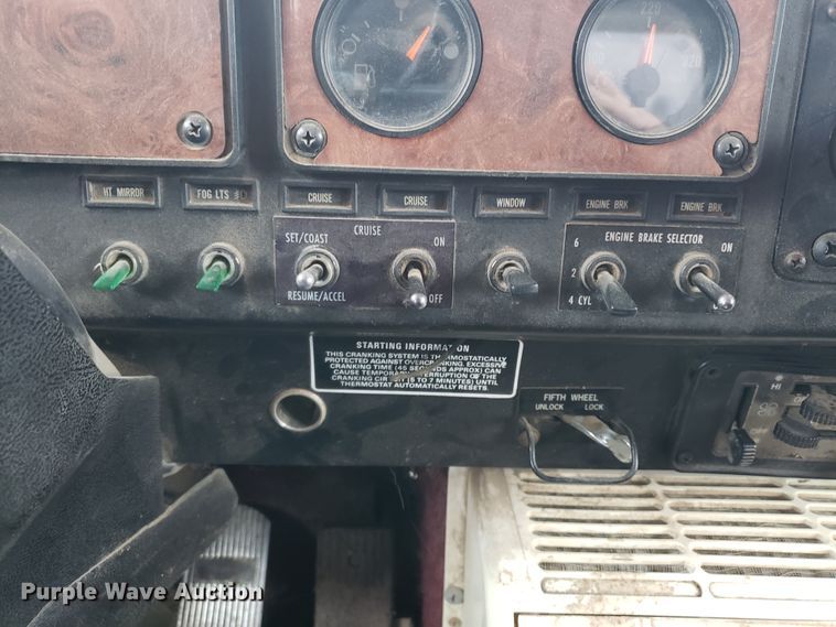 image for item GO9967 1994 International 9400 dump truck