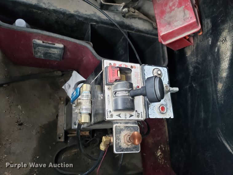 image for item GO9967 1994 International 9400 dump truck