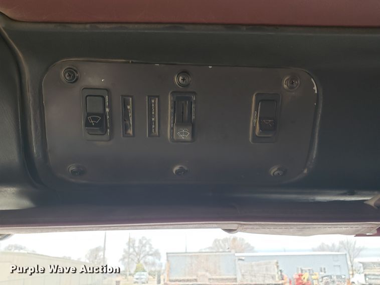 image for item GO9967 1994 International 9400 dump truck