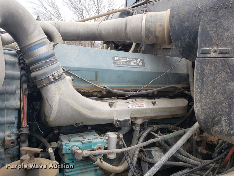 image for item GO9967 1994 International 9400 dump truck