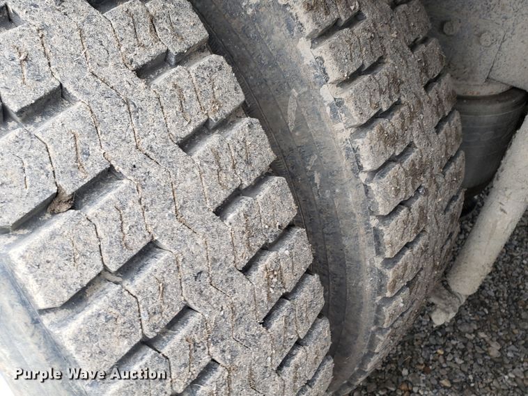 image for item GO9967 1994 International 9400 dump truck