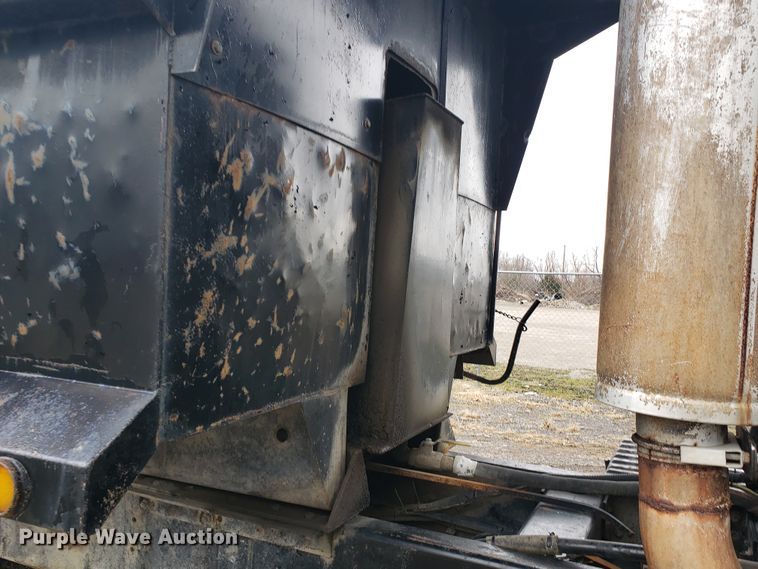 image for item GO9967 1994 International 9400 dump truck