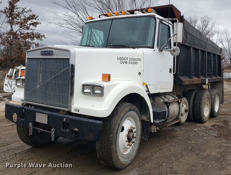 image for item GO9968 1985 Volvo White 87 dump truck