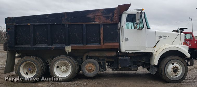 image for item GO9968 1985 Volvo White 87 dump truck