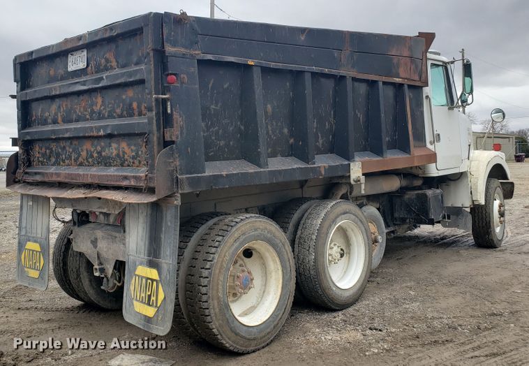 image for item GO9968 1985 Volvo White 87 dump truck