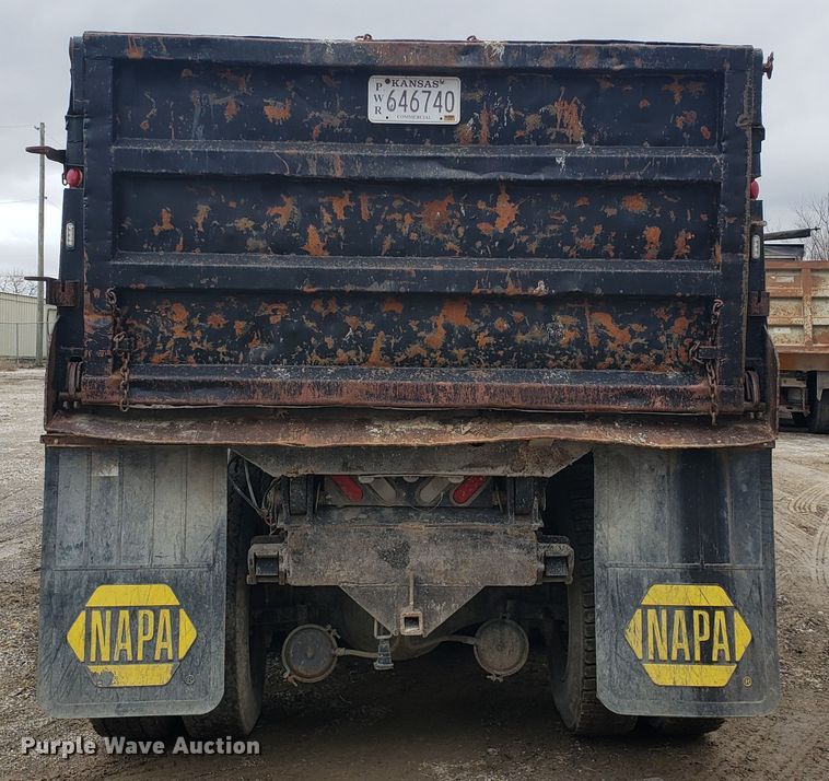 image for item GO9968 1985 Volvo White 87 dump truck