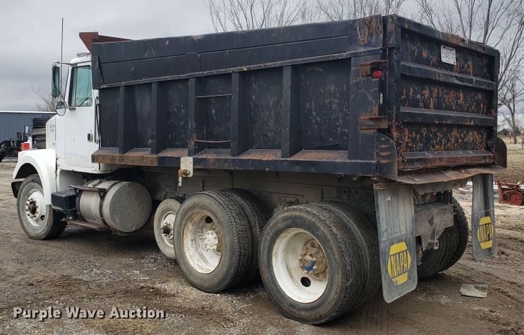 image for item GO9968 1985 Volvo White 87 dump truck