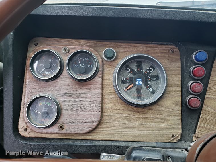 image for item GO9968 1985 Volvo White 87 dump truck