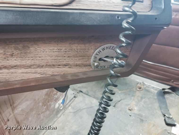 image for item GO9968 1985 Volvo White 87 dump truck