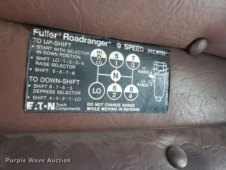 image for item GO9968 1985 Volvo White 87 dump truck