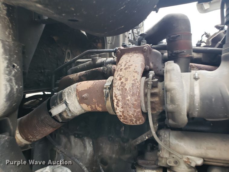 image for item GO9968 1985 Volvo White 87 dump truck