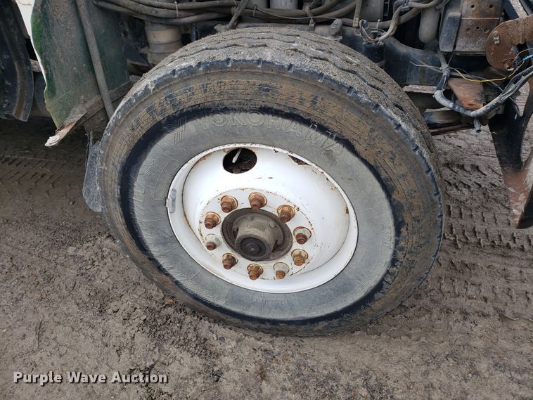 image for item GO9968 1985 Volvo White 87 dump truck