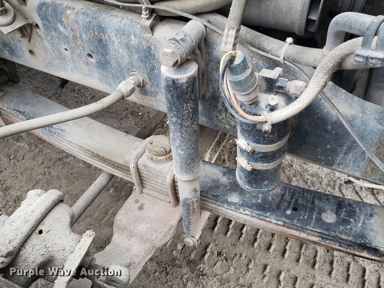 image for item GO9968 1985 Volvo White 87 dump truck