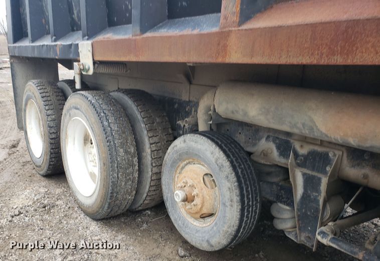 image for item GO9968 1985 Volvo White 87 dump truck