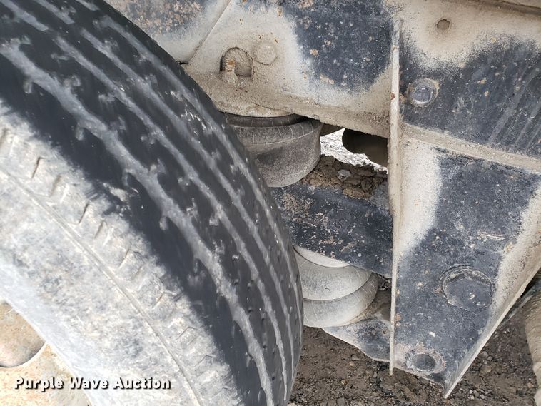 image for item GO9968 1985 Volvo White 87 dump truck