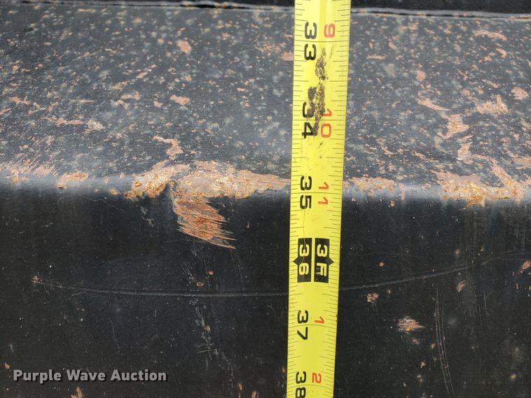 image for item GO9968 1985 Volvo White 87 dump truck