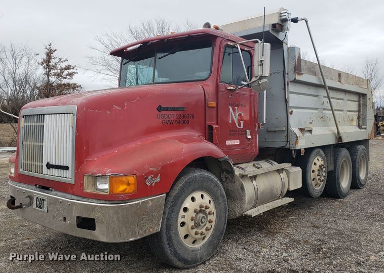 image for item GO9969 1993 International 9200 dump truck