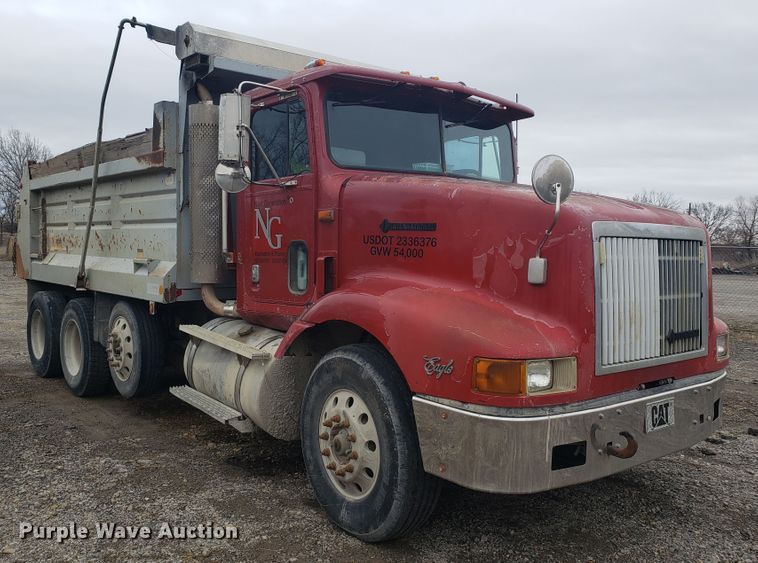 image for item GO9969 1993 International 9200 dump truck
