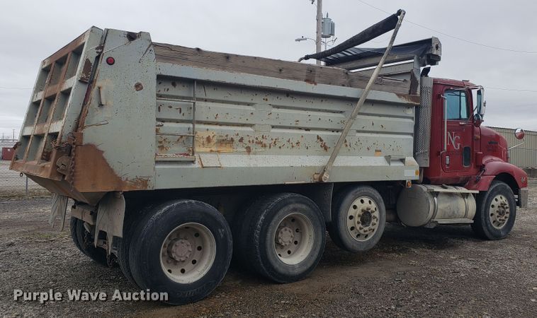 image for item GO9969 1993 International 9200 dump truck