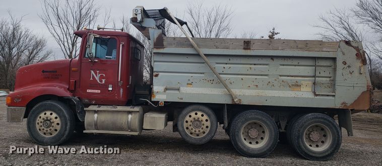 image for item GO9969 1993 International 9200 dump truck