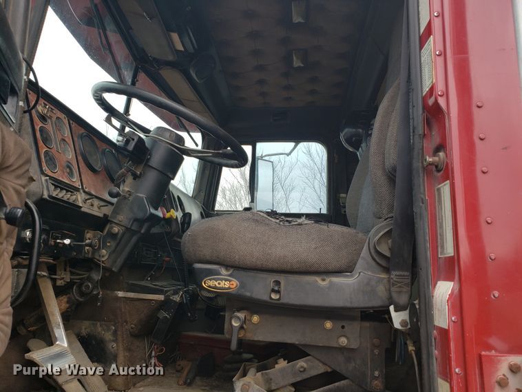 image for item GO9969 1993 International 9200 dump truck