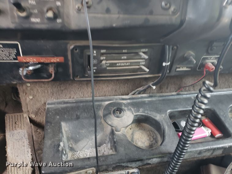 image for item GO9969 1993 International 9200 dump truck