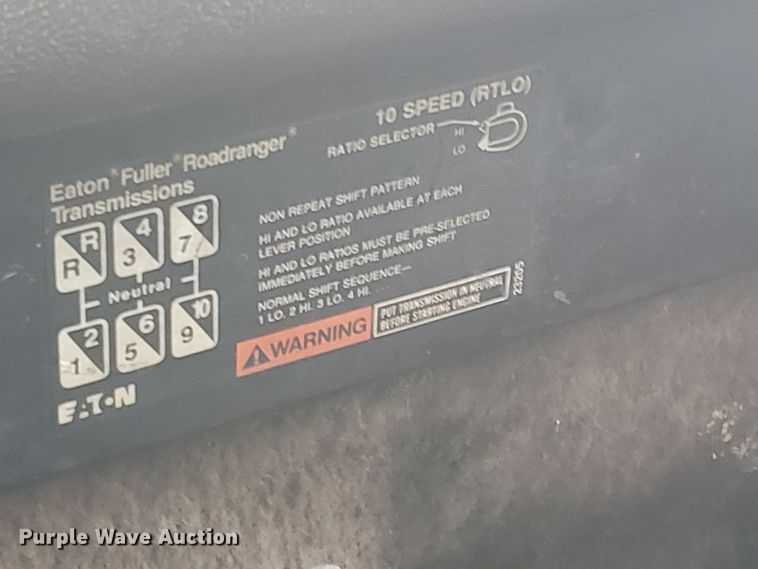 image for item GO9969 1993 International 9200 dump truck