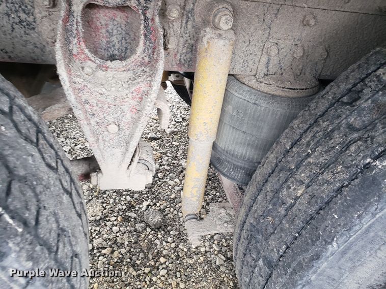 image for item GO9969 1993 International 9200 dump truck