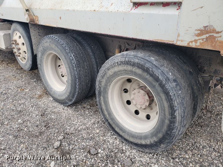 image for item GO9969 1993 International 9200 dump truck