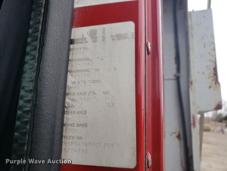 image for item GO9969 1993 International 9200 dump truck