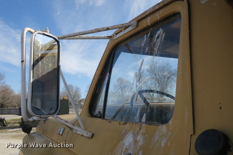 image for item DB10016 1976 Ford F750 dump truck