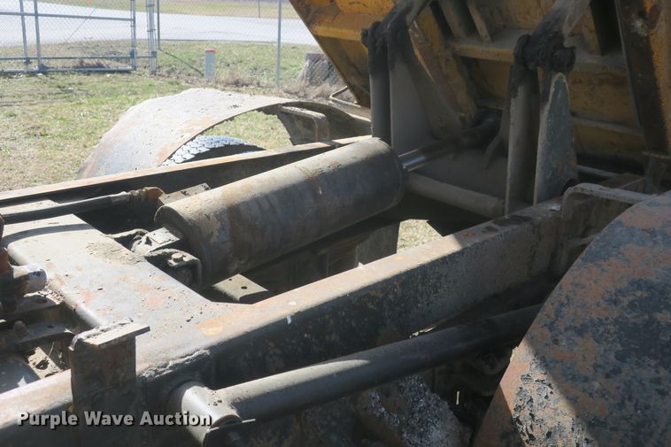 image for item DB10016 1976 Ford F750 dump truck