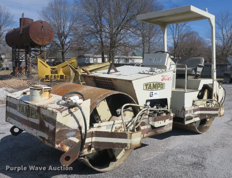 image for item DB10017 Tampo RS-144A double drum vibratory roller