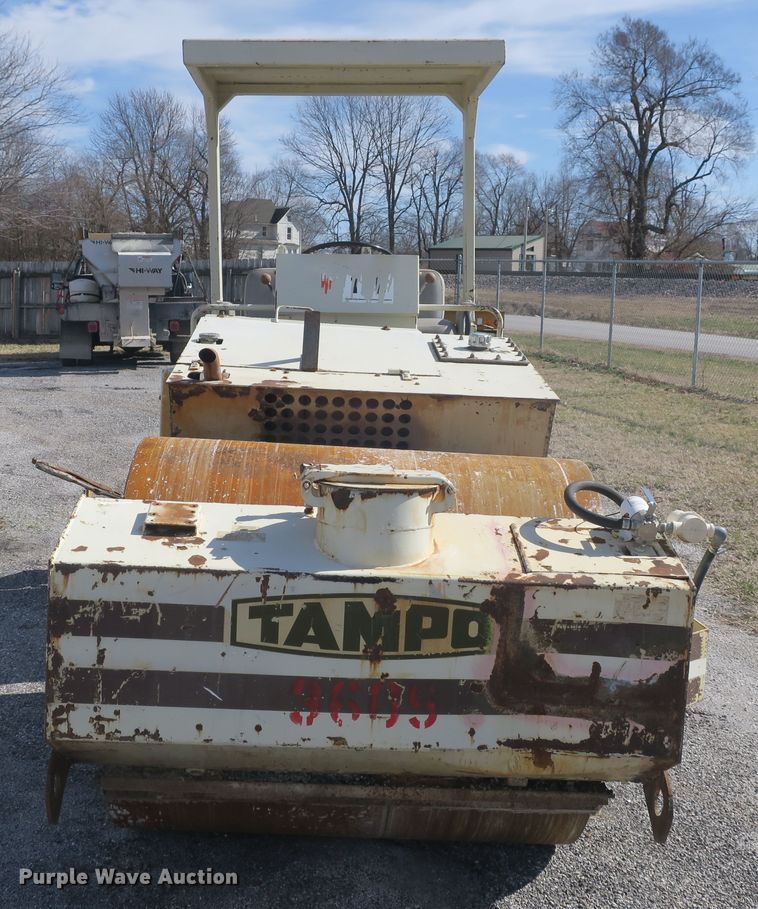 image for item DB10017 Tampo RS-144A double drum vibratory roller