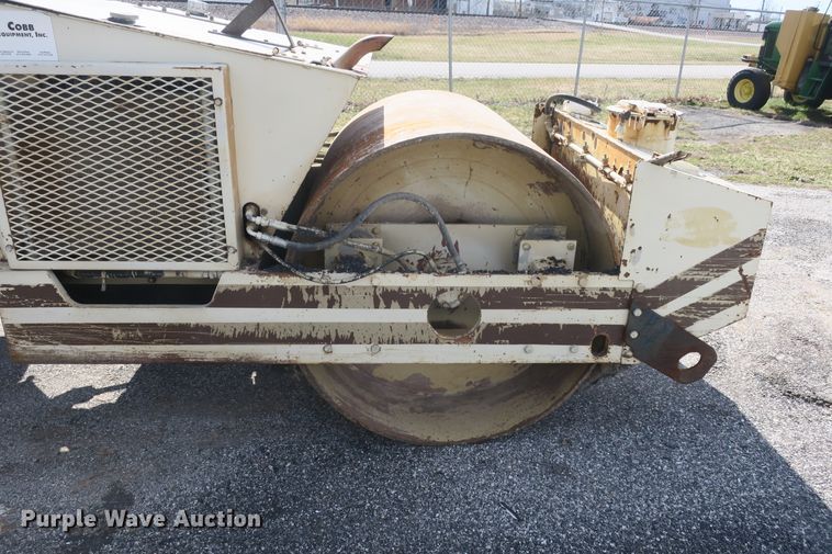 image for item DB10017 Tampo RS-144A double drum vibratory roller