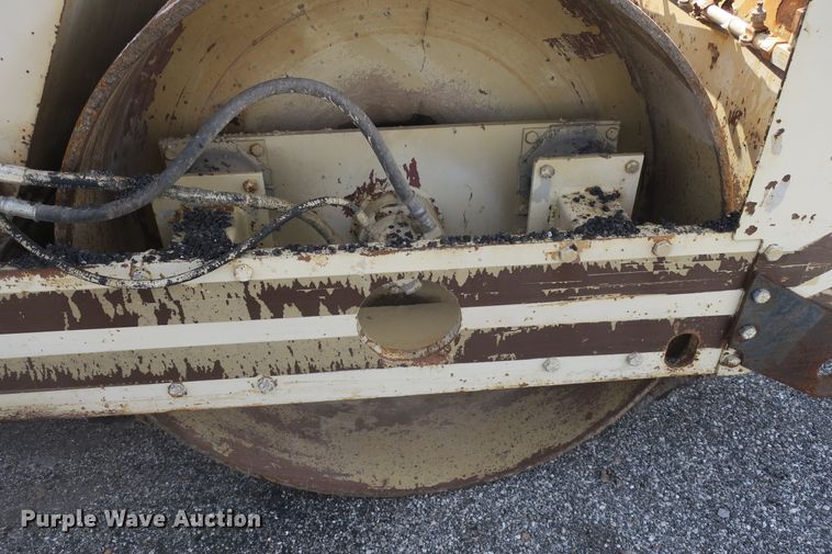 image for item DB10017 Tampo RS-144A double drum vibratory roller