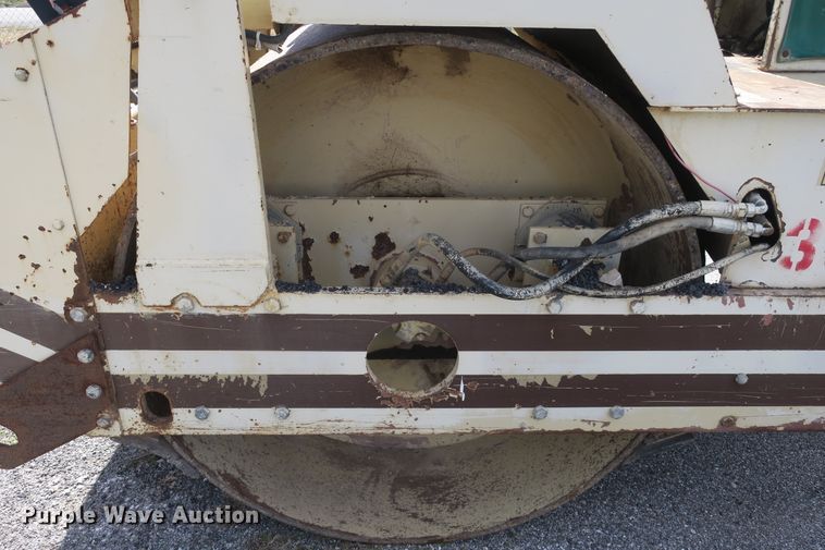 image for item DB10017 Tampo RS-144A double drum vibratory roller